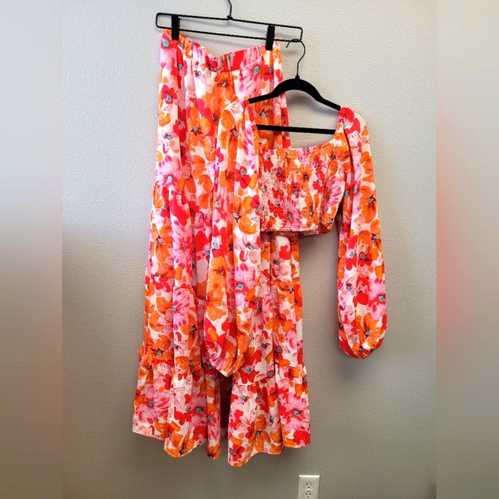 LIZETTE COLLECTION Skirt and Top Floral Print Size‎ Medium